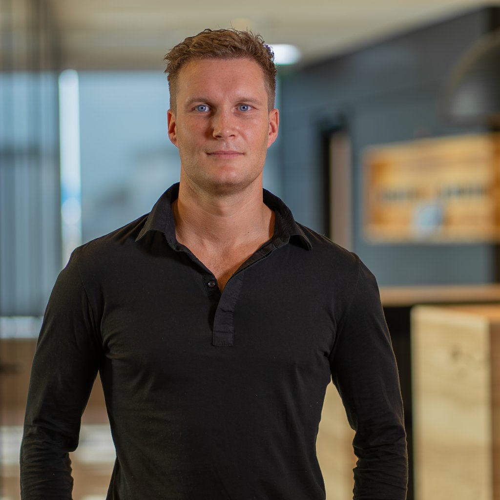 Robin Korff, Korff Dakwerken